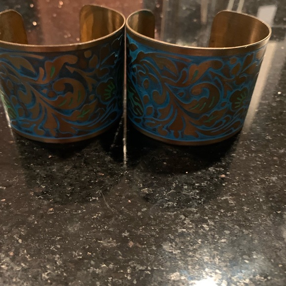 2 bracelets - Picture 5 of 5